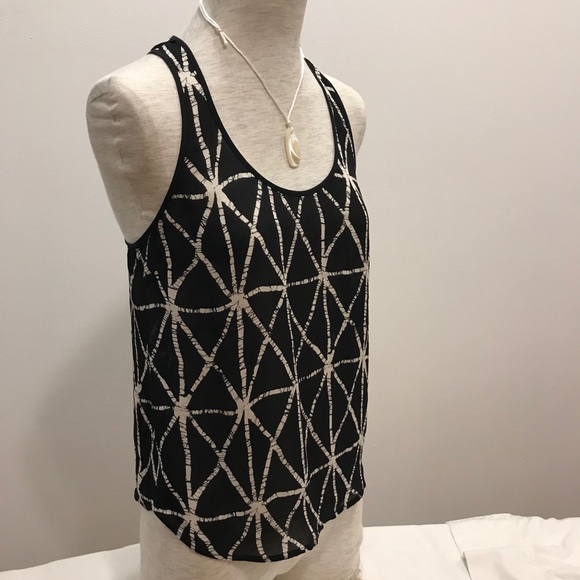ALC black & white geometric print silk tank top. Excellent used condition. Sz M. - Picture 2 of 10